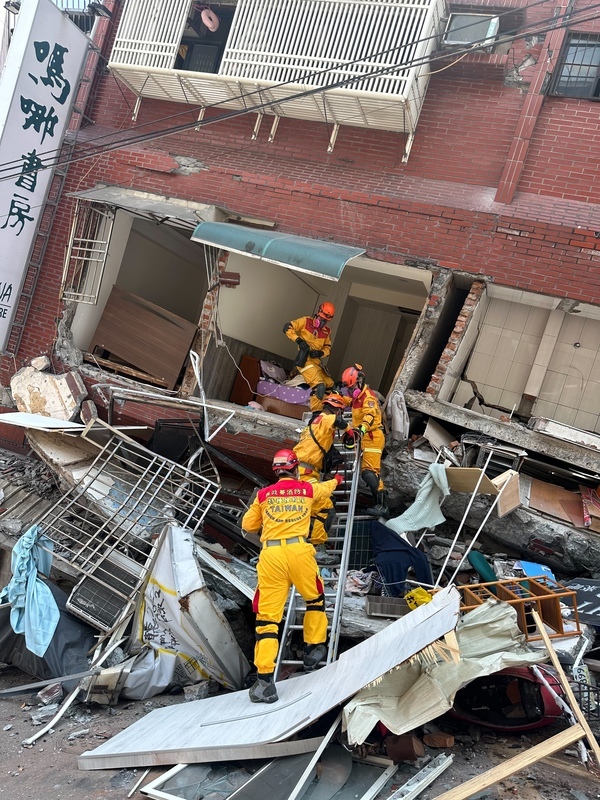 花蓮強震／傅崐萁：尋獲最後一位受困天王星大樓民眾 已無生命跡象(影音)