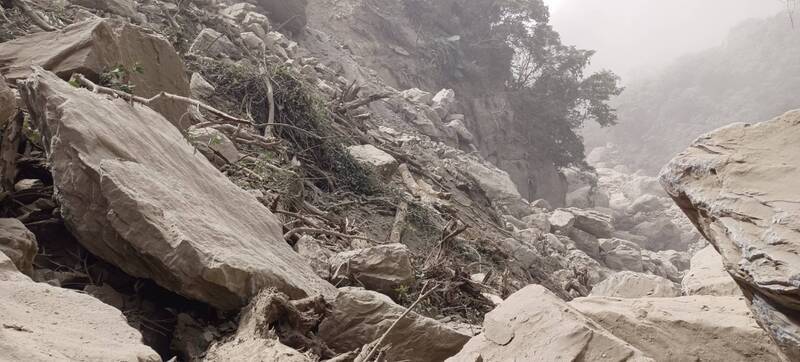 花蓮強震／【不斷更新】大清水、錦文隧道民眾脫困 太魯閣晶英員工50人九曲洞待援