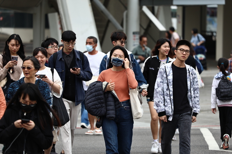 鋒面報到各地防雨  東北季風影響北台灣9日稍轉涼