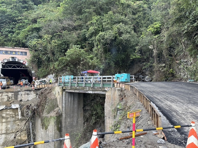 花蓮強震／台9線下清水便橋搶修完成  蘇花公路傍晚6時放行 (影音)