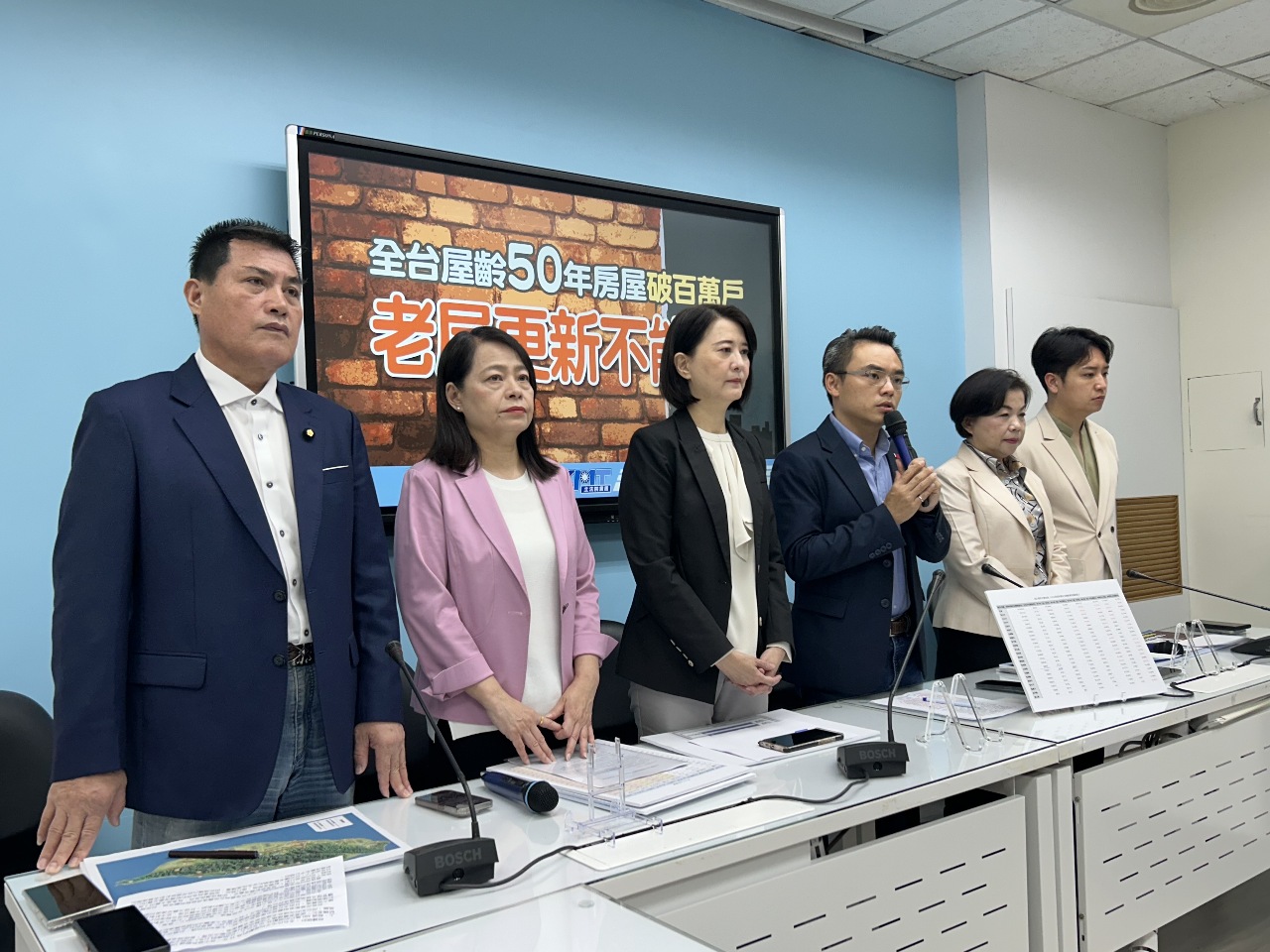 全台110萬戶房屋逾50年 藍籲檢視建物耐震 綠稱持續政策精進和都更推動