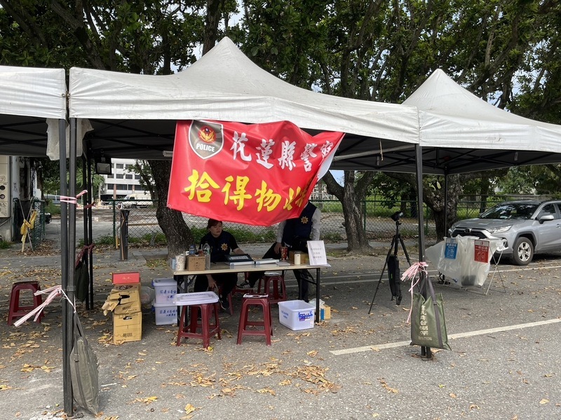 花蓮強震／天王星大樓拆除中 相冊、飾品撿回最多