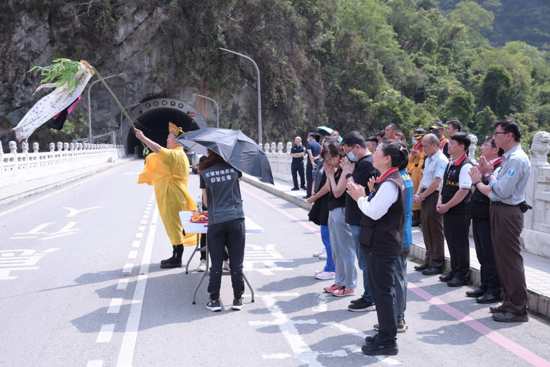 花蓮砂卡礑發現白骨 鑑定與0403地震失蹤星國男性相符