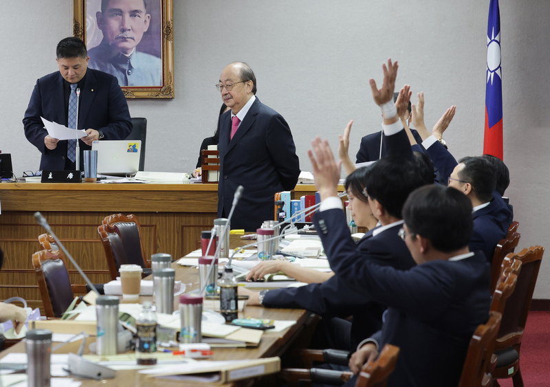 立院審國會改革 綠提40次散會動議均遭否決 怒轟「立院最可恥的一天」