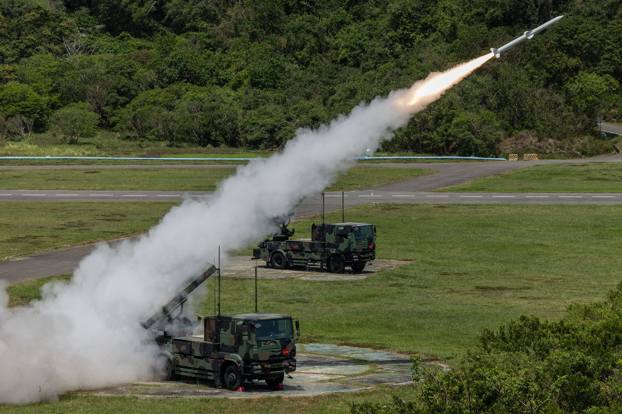 陸軍「神弓操演」 劍二、刺針及復仇者飛彈 展現防空實力(影音)