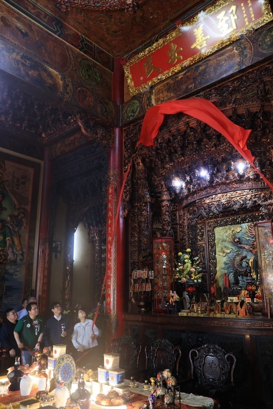 蔡總統南下參香揭匾感謝鄉親 期待高雄愈來愈發展