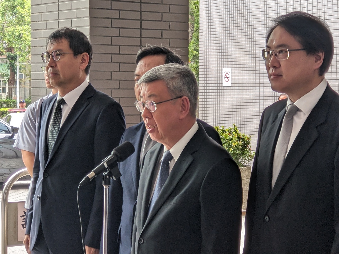 陳揆：台灣供電相當有韌性 大力慰留台電總經理