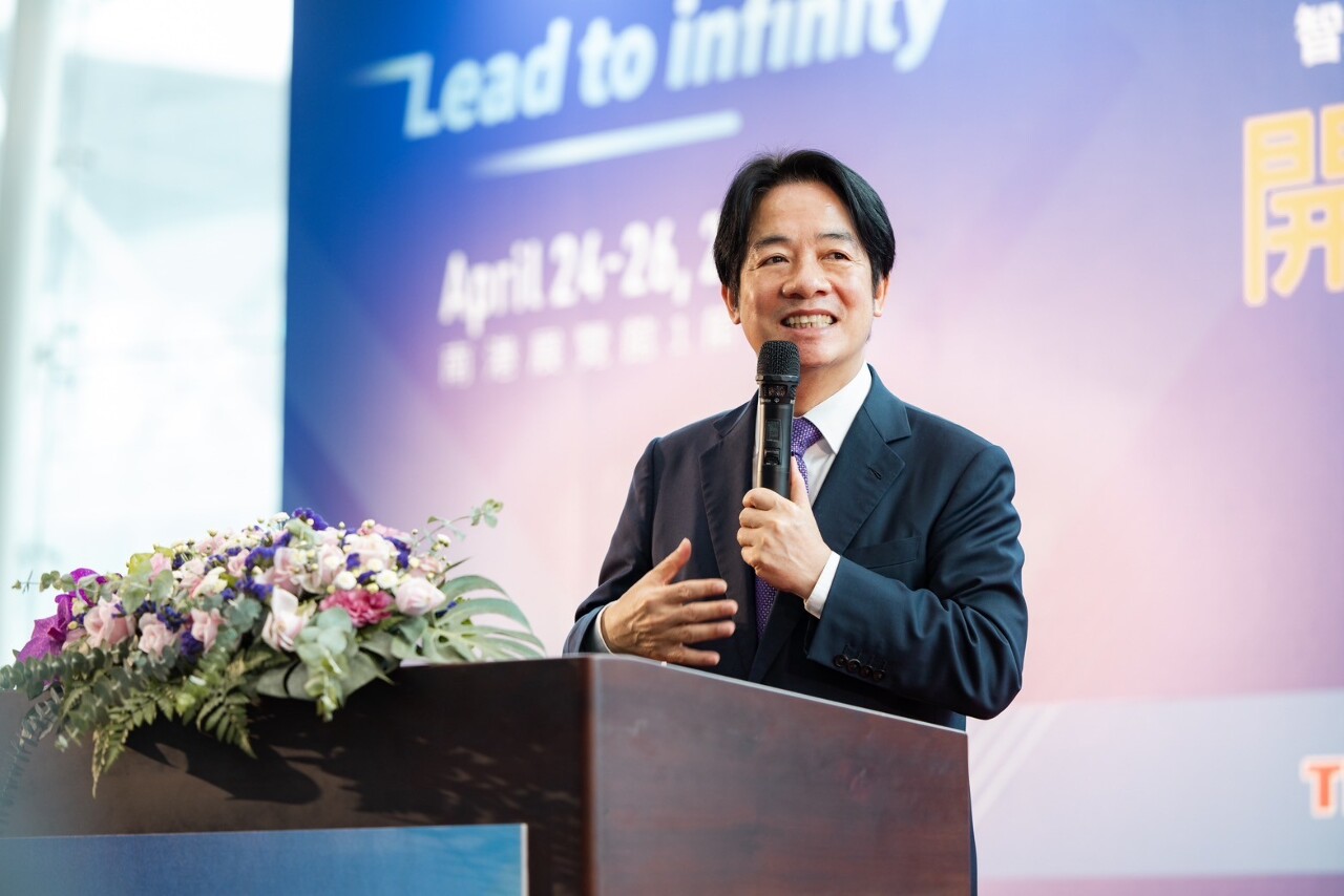 賴清德：顯示科技與半導體業撐起台灣經濟