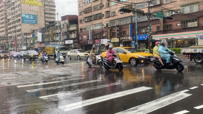 鋒面影響晚間起防雨 17日前中部以北普遍低溫20度