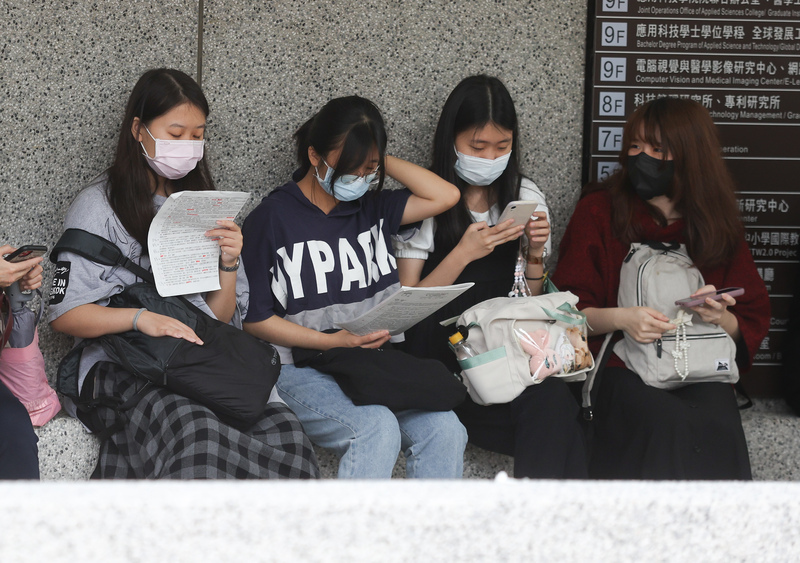 學測拚分發入學 60級分制成績開放查詢
