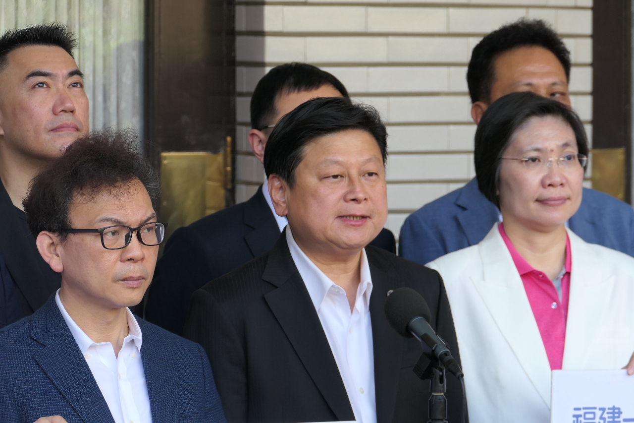 馬習二會、傅崐萁訪陸與520