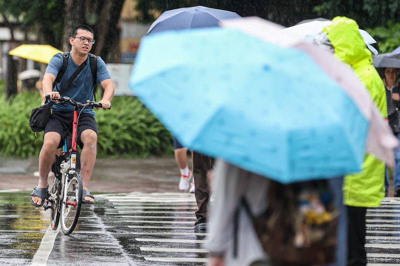 華南雲雨帶影響 各地雲多偶陣雨