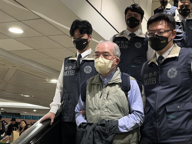 涉詐逃亡加拿大 貴婦奈奈公公返台押解歸案