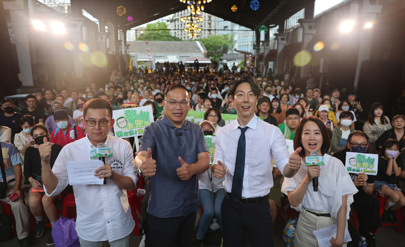 民進黨辦入黨簽名會 王義川：盼一起為台灣勇往直前