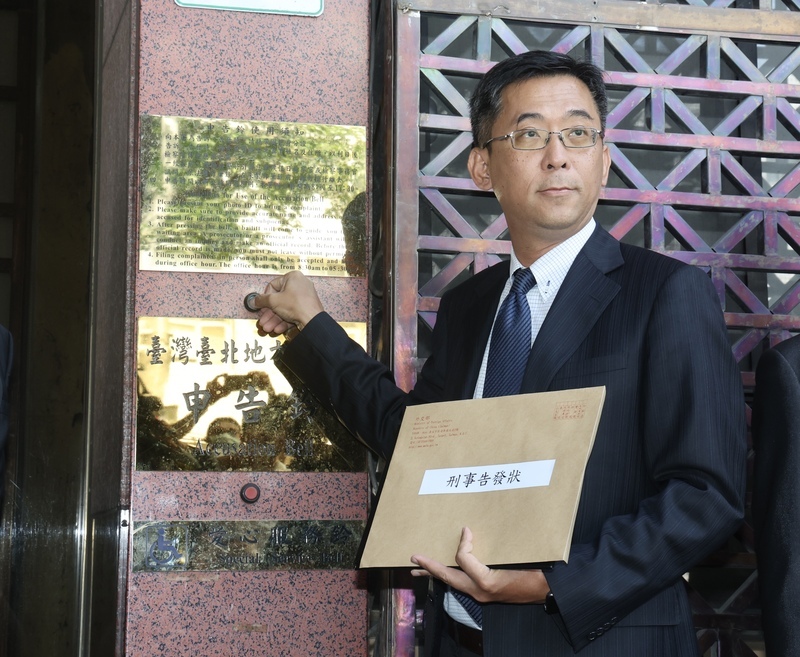 赴北檢按鈴告發 外交部批徐巧芯知法犯法、視機密於無物