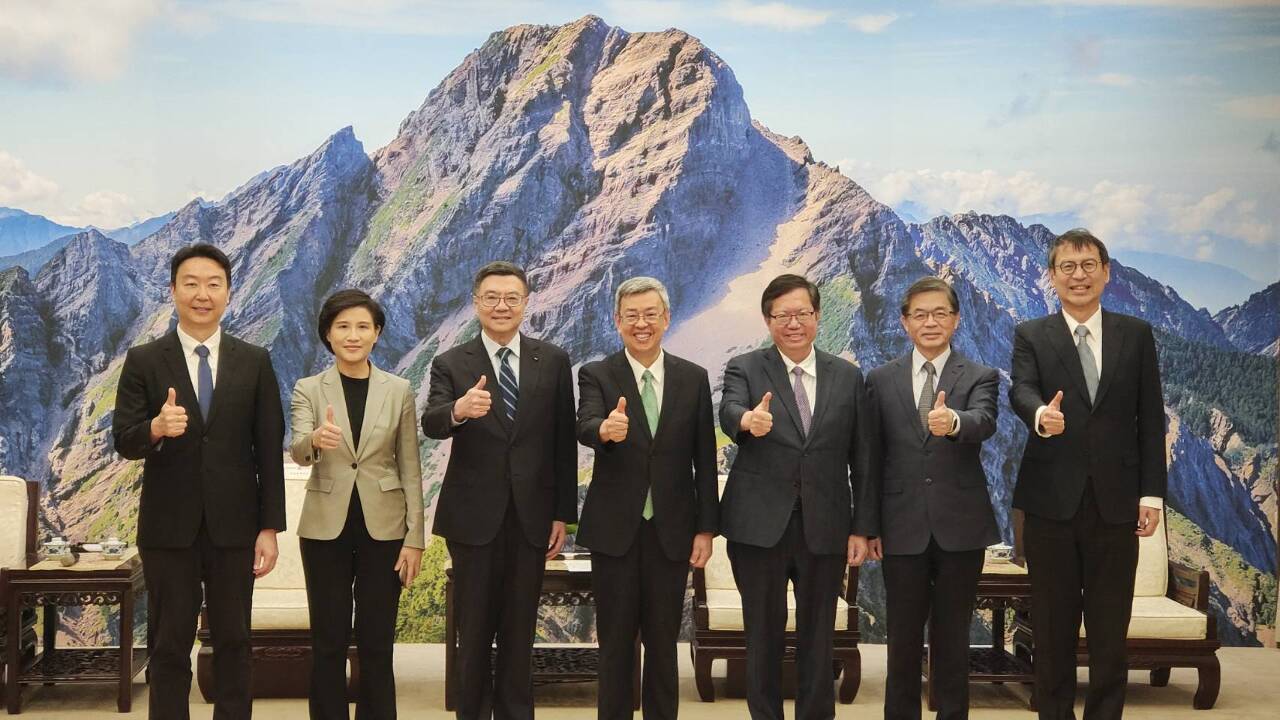 卓榮泰會晤陳建仁 允提出人民安心政策、得到人民信賴