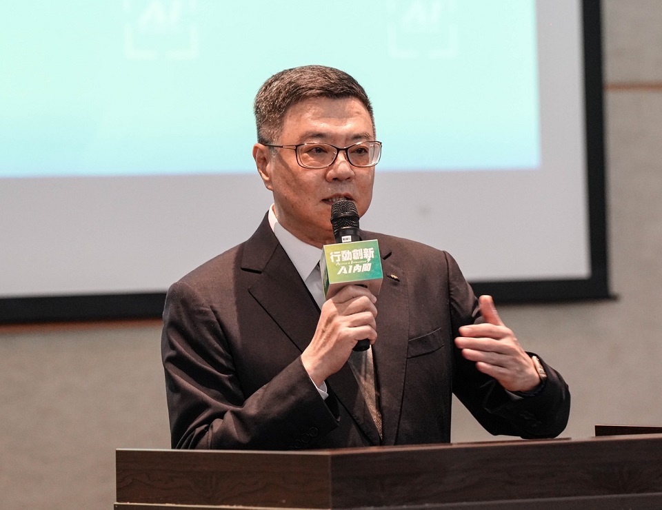 卓榮泰日經專訪：兆元投資將吸引保險業與台商回流
