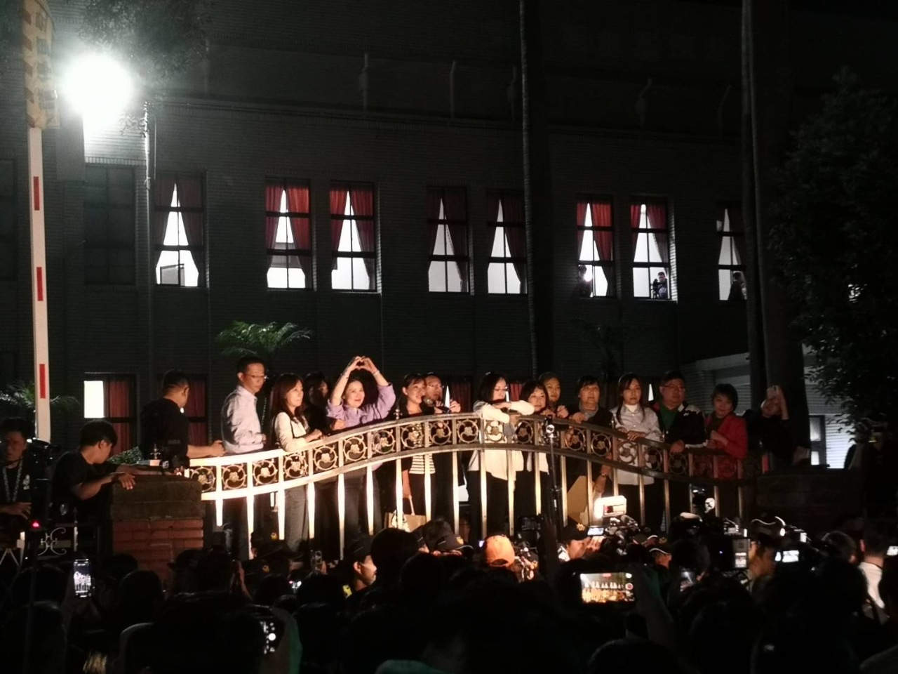 百人集結立院抗議擋下國會改革闖關 綠黨團：繼續奮鬥、蓄積能量