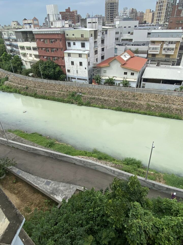 客雅溪水變乳白色  竹市府初檢無異常續追污染源