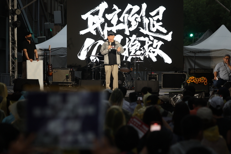 怒批傅崐萁等親中立委「老鼠屎」曹興誠：公民有權利不服從