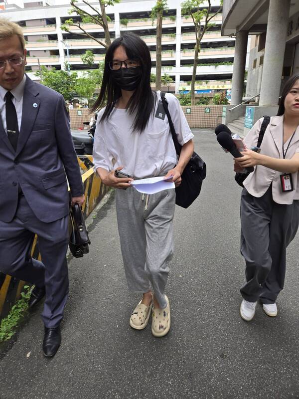 網路新興產業「網黃」獲關注，社會該如何解讀？
