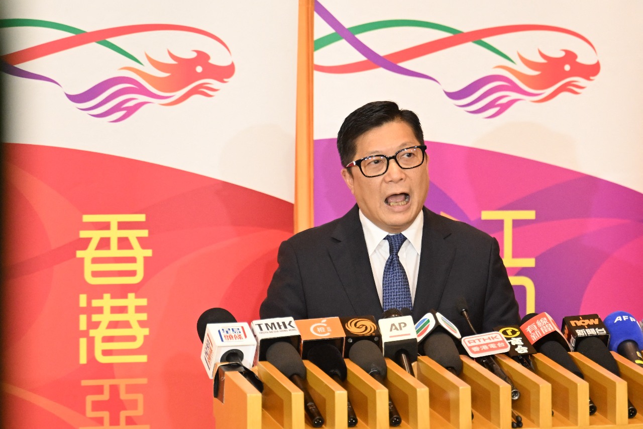 記者逼問六四 港高官：敏感日子