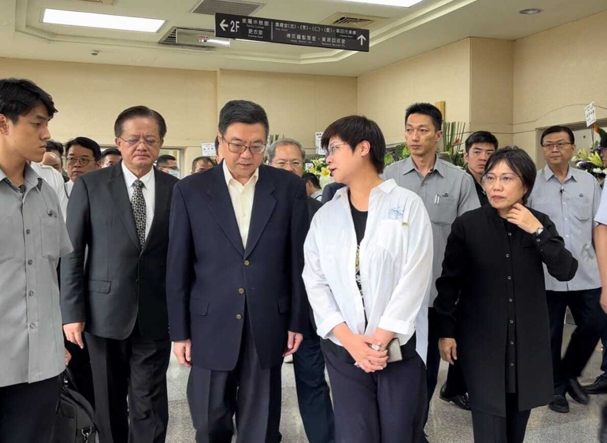 竹市2消防員殉職 卓榮泰、劉世芳拈香致哀