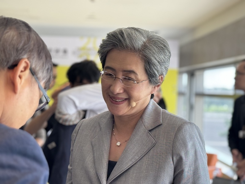 台南女兒蘇姿丰回故鄉演講：台灣是運算的中心