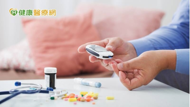 糖尿病患者出國遇上時差該如何調整口服藥／胰島素使用時間？