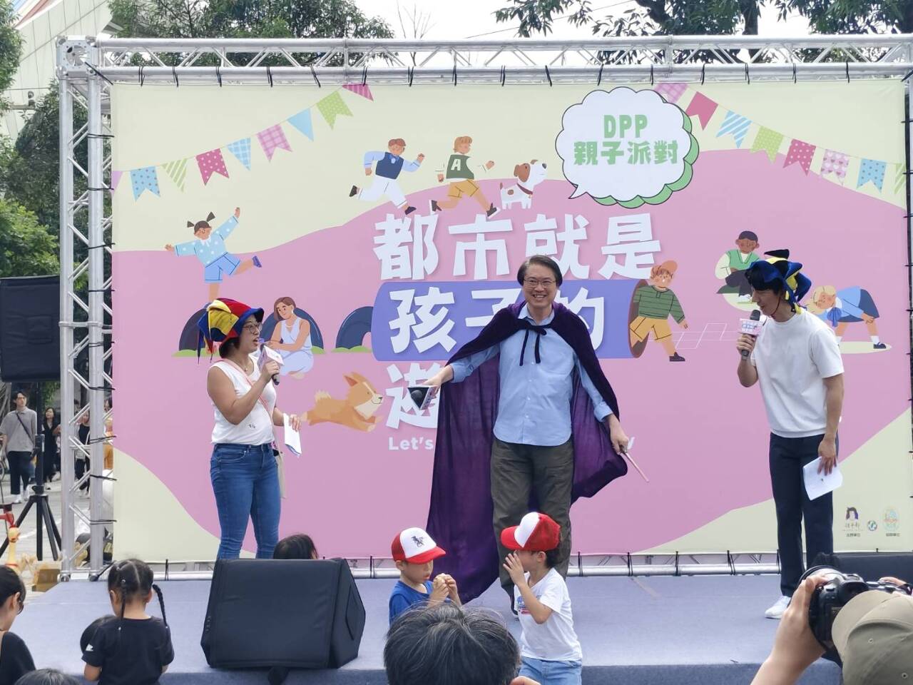下鄉宣講國會職權大車拚 綠首場瞄準花蓮 藍直搗台南