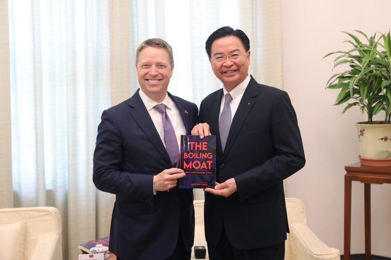 美前副國安顧問博明拜會吳釗燮 籲民主國家共同嚇阻中國武力犯台