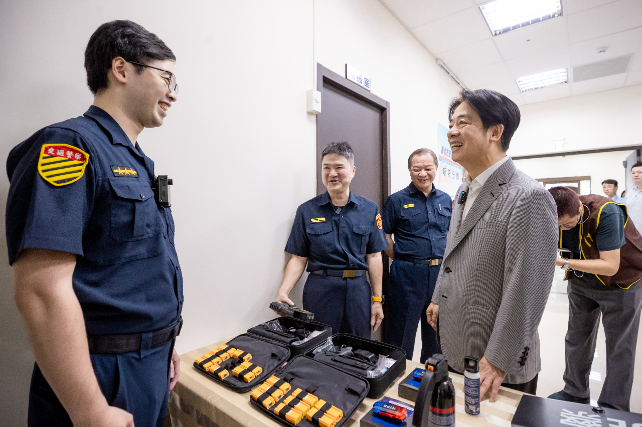 警察節前赴分局慰勞基層員警 總統：政府會做警察後盾