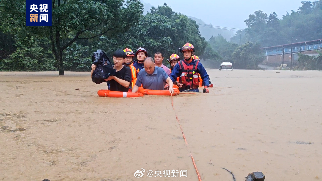 福建暴雨重災區70萬人陷困境 災民批官方救災僅「擺拍」就沒了