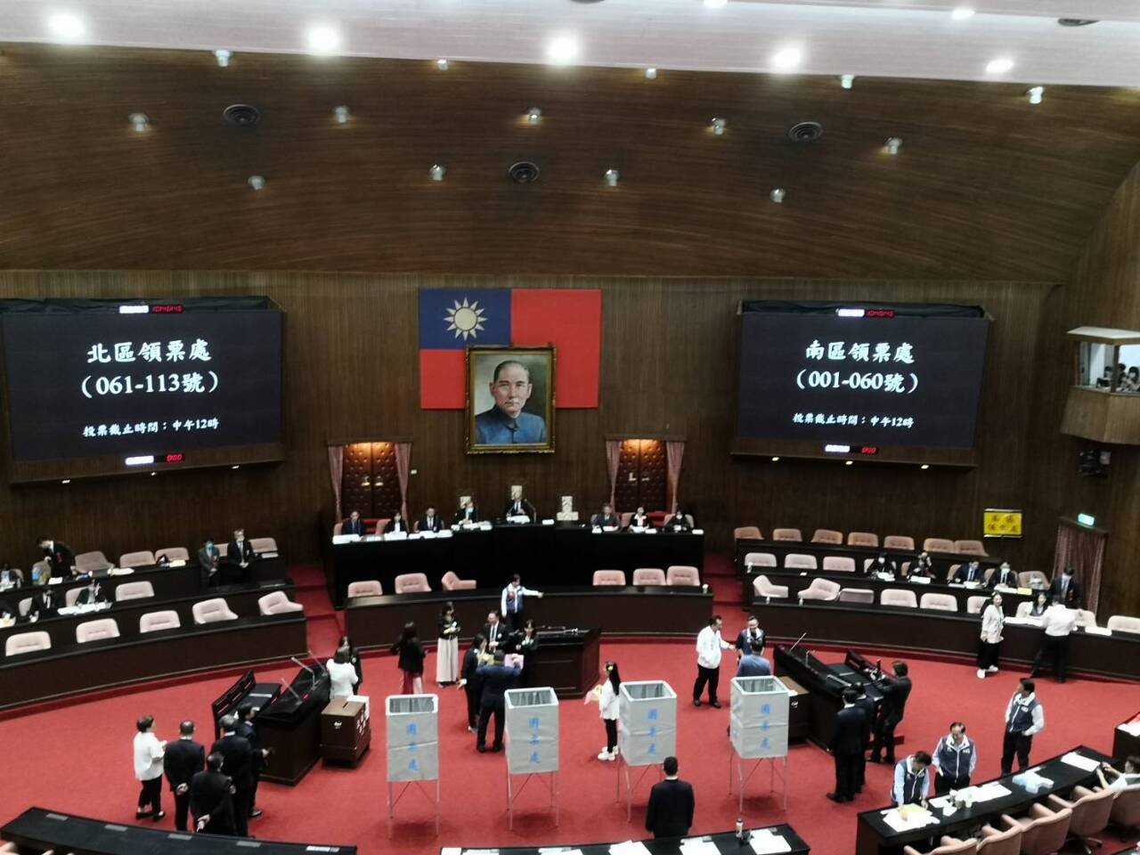 國會職權法案覆議案投票 藍白聯手以62票否決覆議