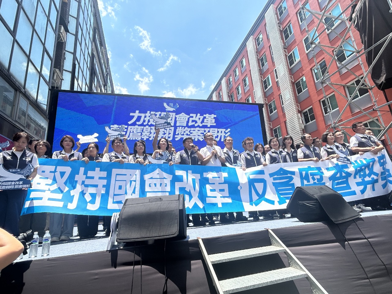 國會職權覆議遭否決綠將提釋憲 朱立倫：持續下鄉說明 黃國昌：尊重