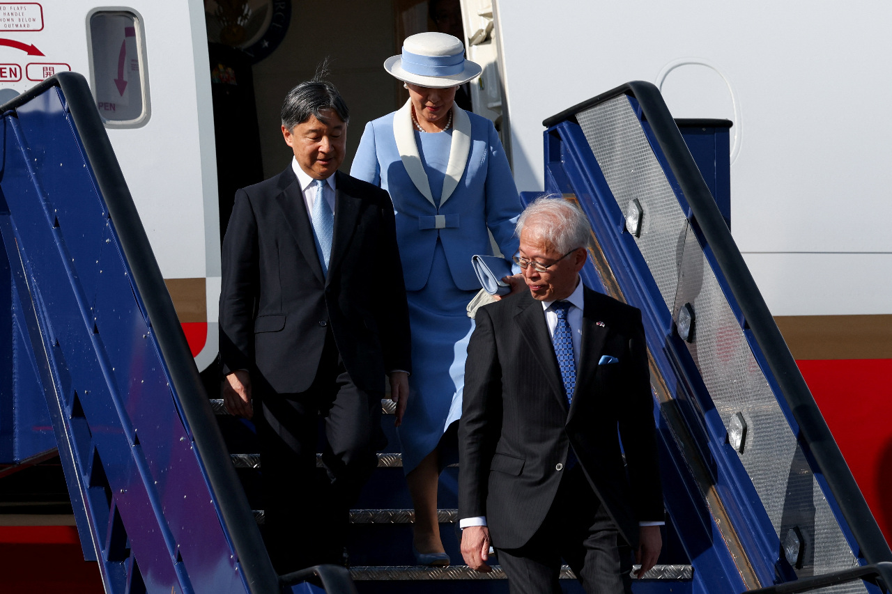 日皇德仁伉儷抵英訪問 白金漢宮國宴將是重頭戲