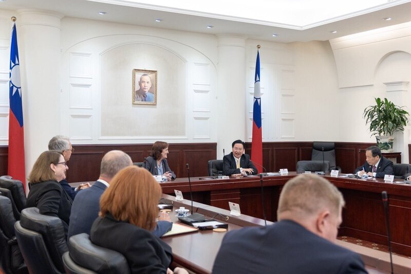 吳釗燮會見美USCC訪團 盼理念相近國家譴責中國法律戰