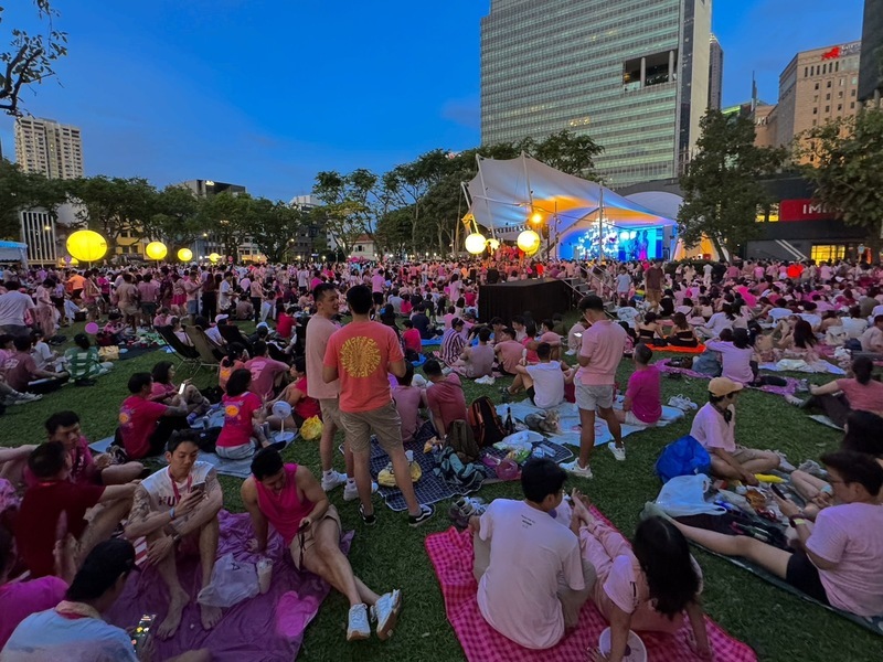 「粉紅大軍」湧新加坡公園 爭取LGBTQ平權