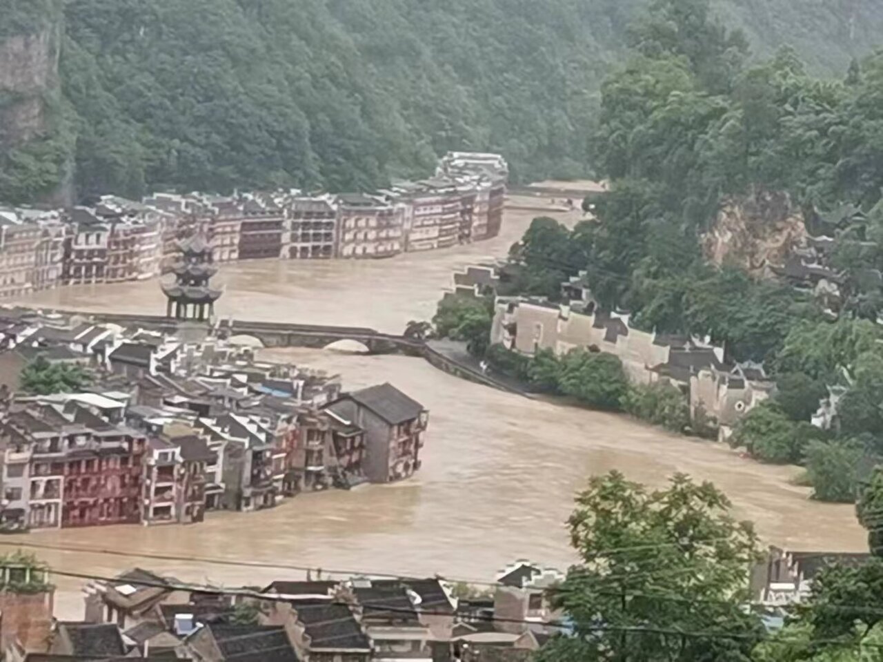 貴州暴雨 鎮遠古鎮被淹告急