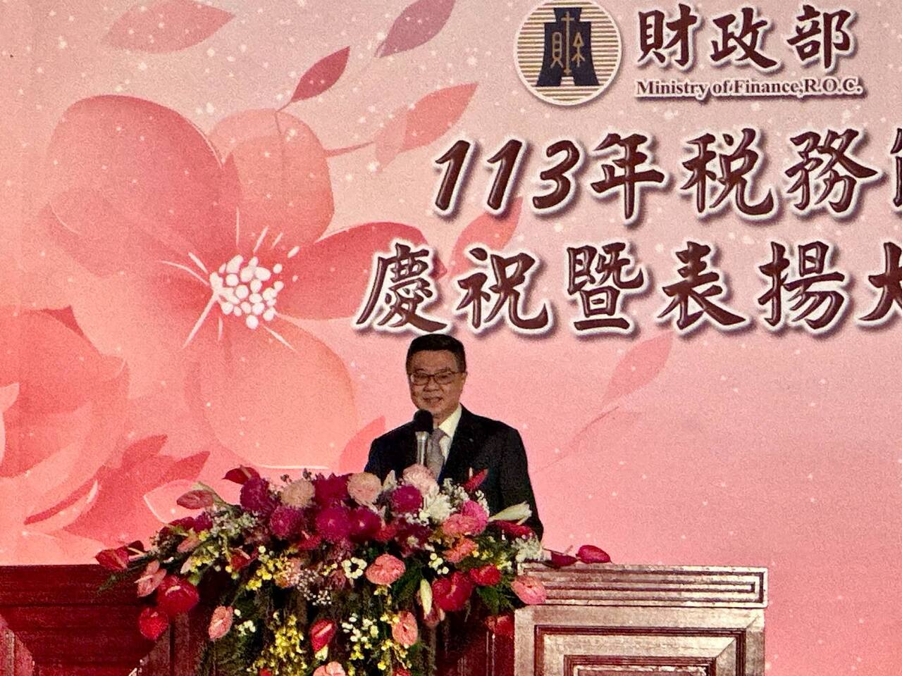 出席稅務節活動 卓揆：引入AI優化報稅、稅金使用更精準