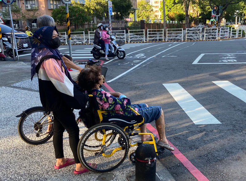 鐘點移工針對重度失智等族群加費 勞動部：合理安排非歧視