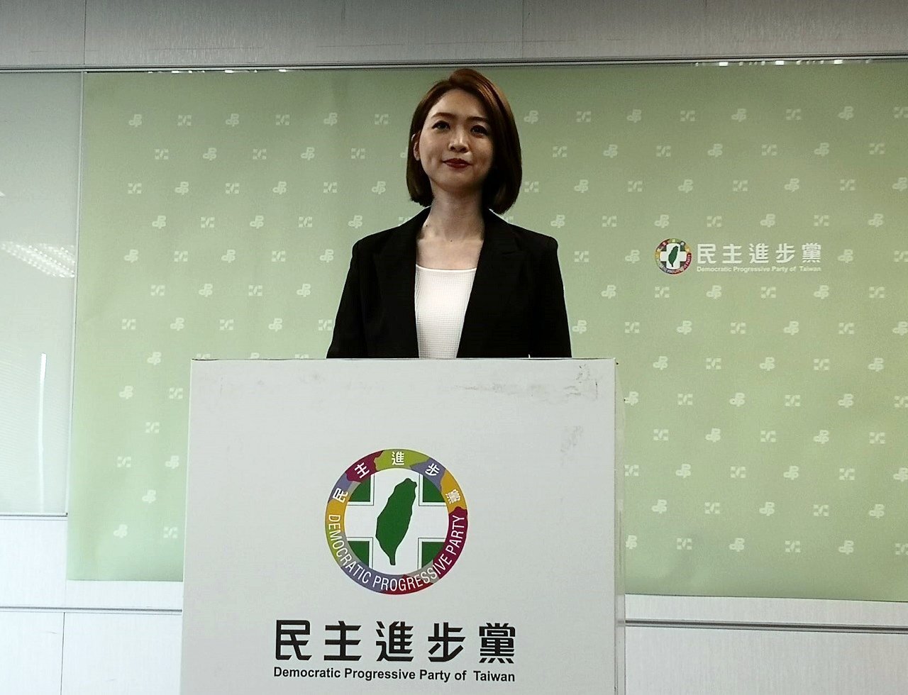 民進黨添發言人生力軍 前主播韓瑩接任發言人