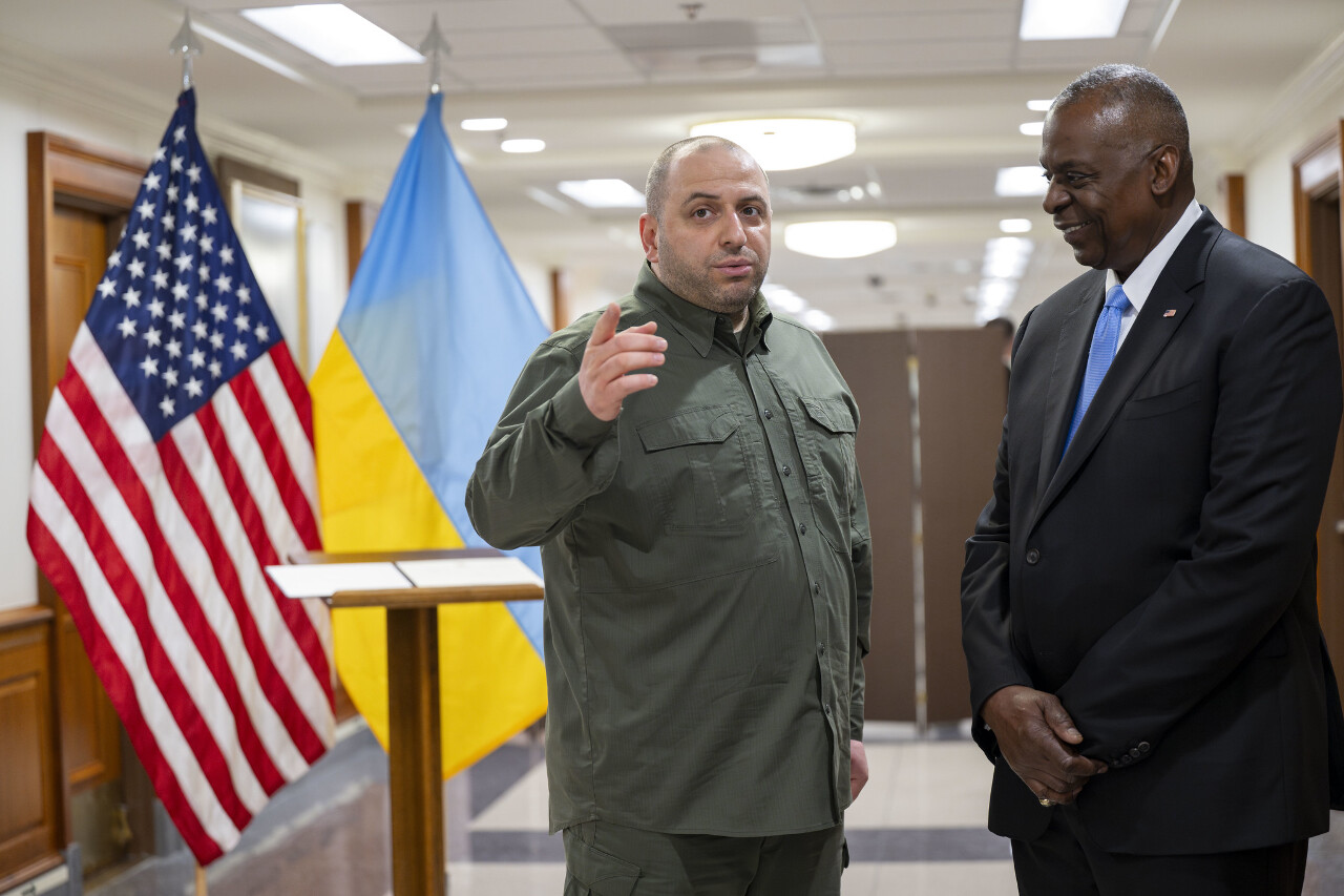 美國、烏克蘭防長通話 討論俄發射飛彈、2025援烏計畫
