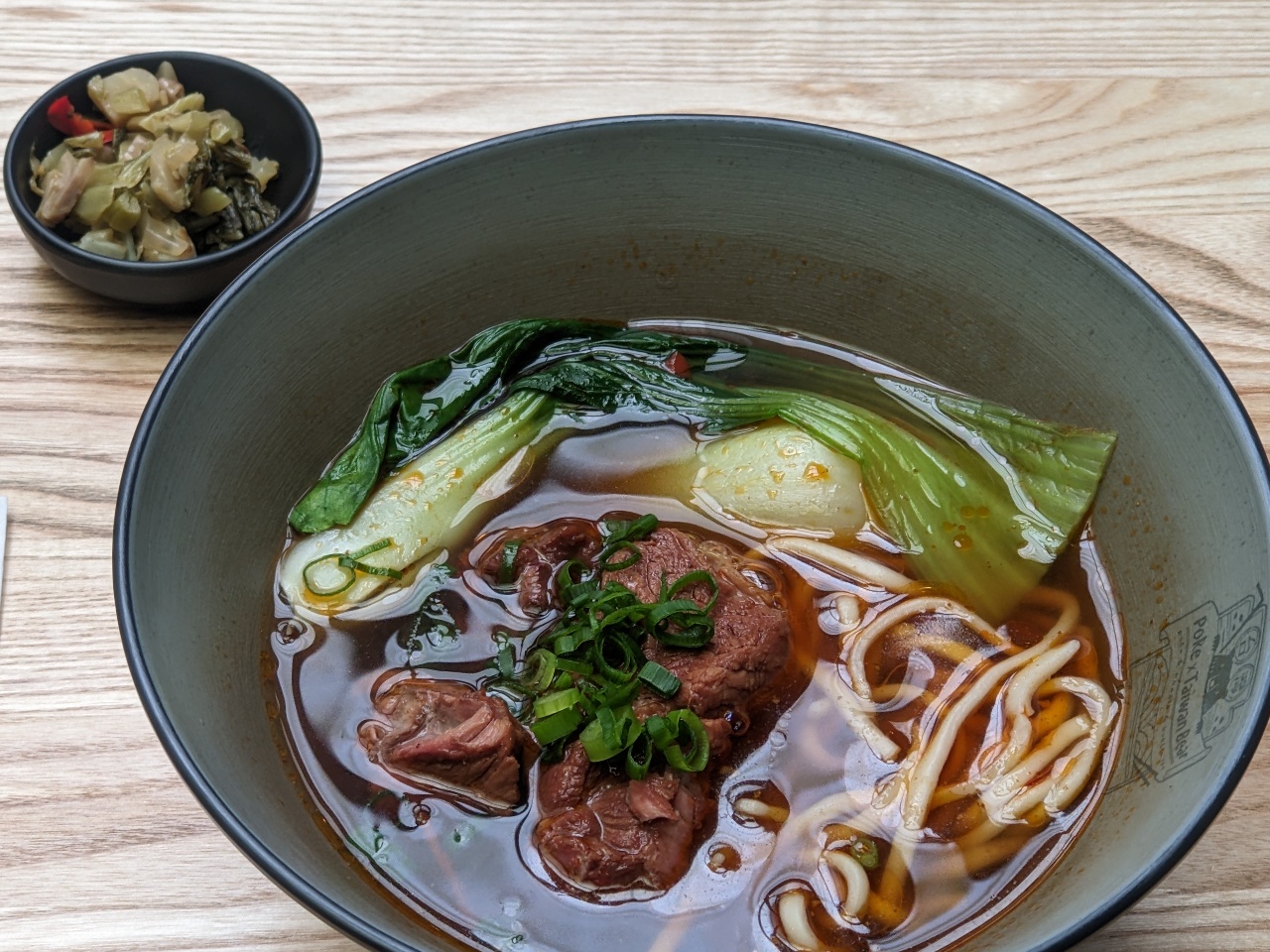 土生土長的眷村味 - 牛肉麵！