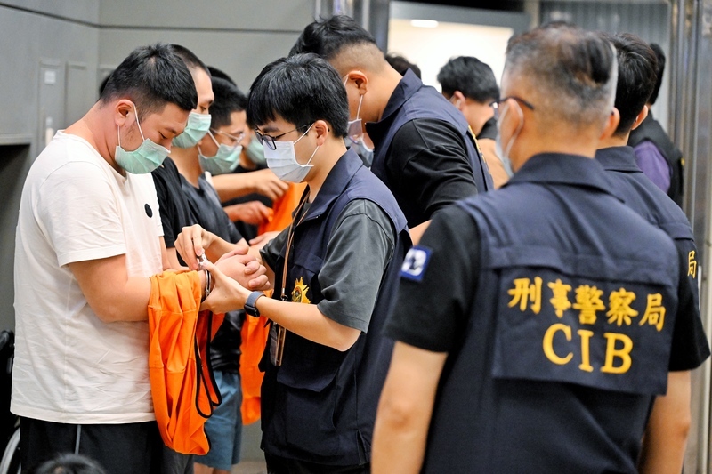 逾百台人印尼涉網路犯罪 最後一批通緝犯遣返回台