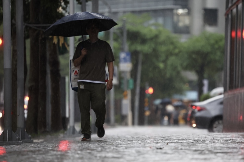 午後留意局部短時強降雨 雲量多高溫稍降
