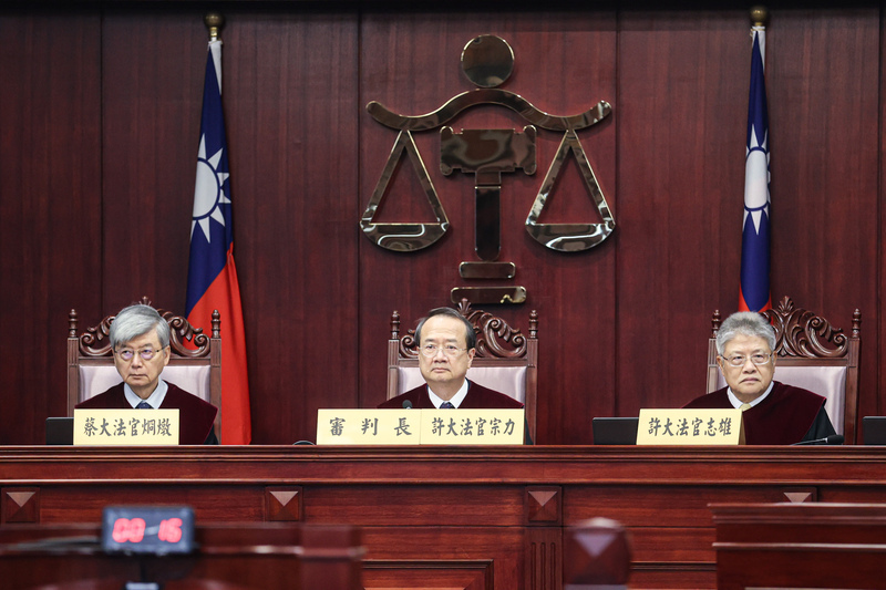 憲法法庭問「反質詢定義+1疑點」網民表示:大法官厲害  歐美各國示警赴中 涉外人士：台灣考量兩岸已算最晚提升