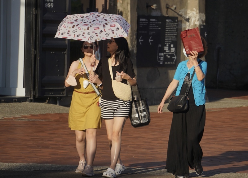 多處高溫可達36度  午後雷雨範圍變廣