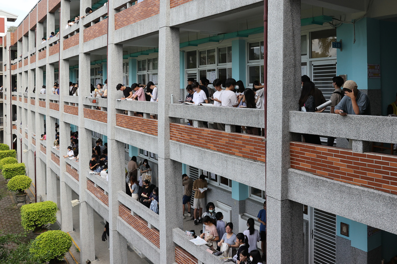 簡訊通知分科測驗成績 也開放網路查詢