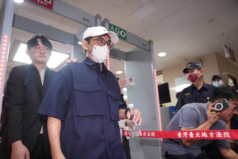 黃子佼涉持有兒少性影片 檢方另查出41人受害